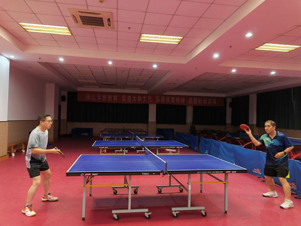 史良法学院分工会举办乒乓球比赛...