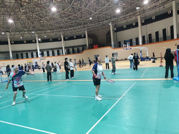 史良法学院分工会举办羽毛球联赛