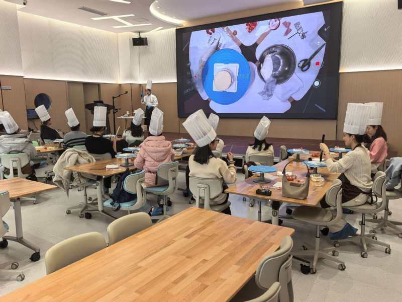 机关二分工会开展丰富的三八妇女...