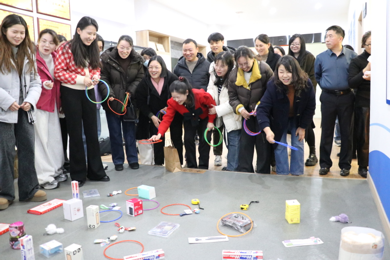 商学院分工会组织开展教职工文体...